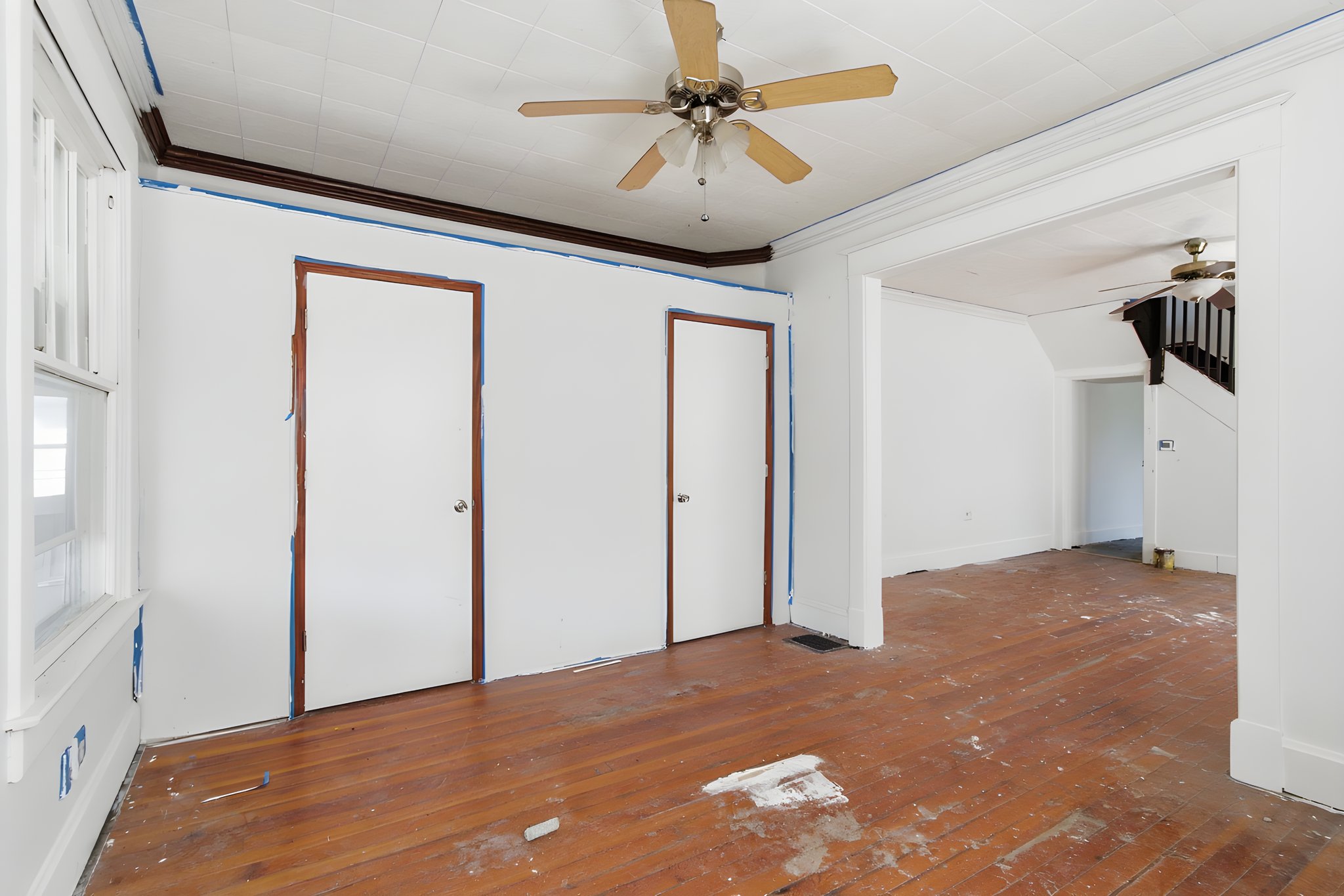 Property_Expressions_913_Lasalle (34) furniture removed.jpeg