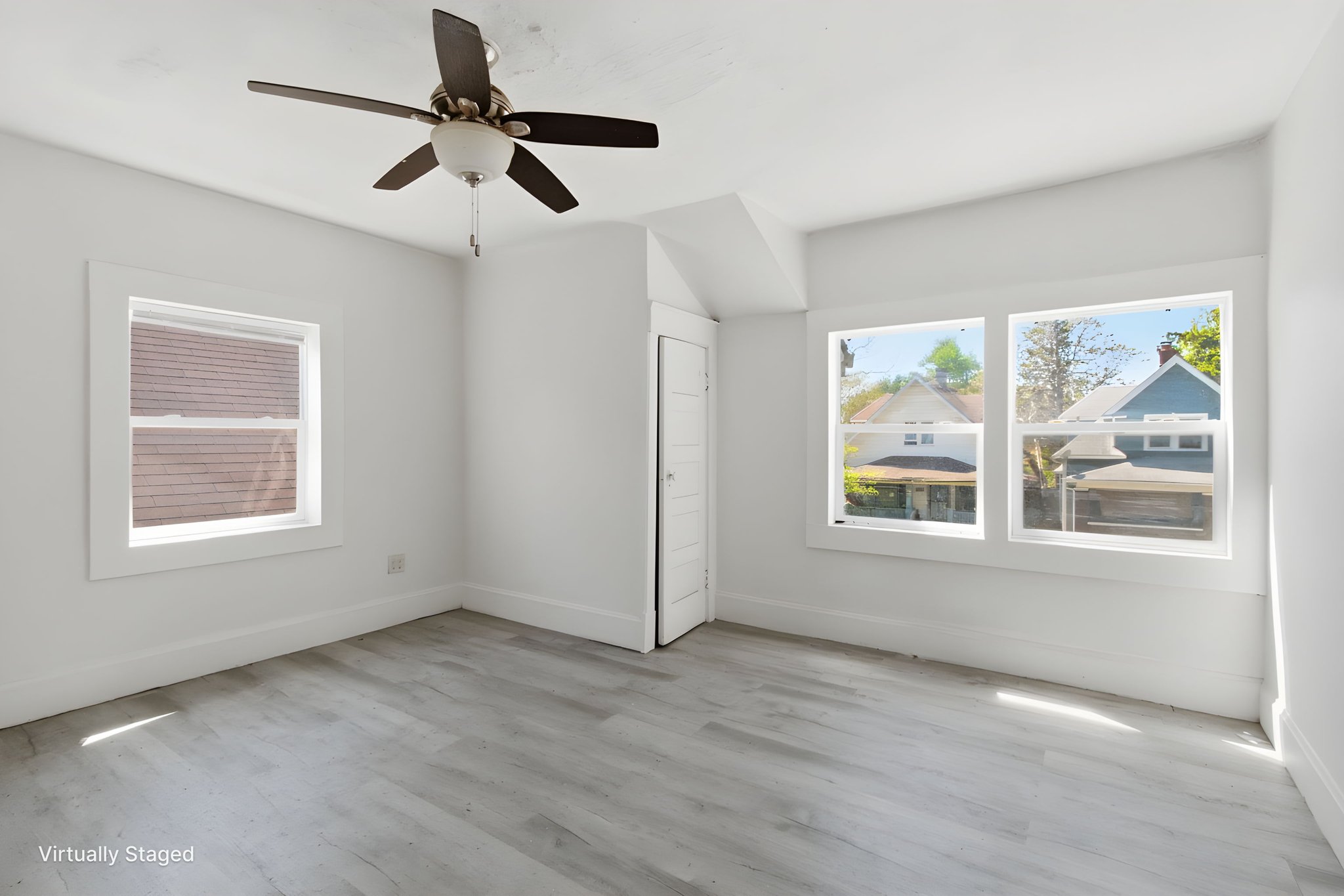 Property_Expressions_913_Lasalle (49) furniture removed.jpeg