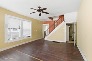 Property_Expressions_913_Lasalle (11) furniture removed.jpeg