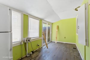 Property_Expressions_913_Lasalle (19) furniture removed.jpeg