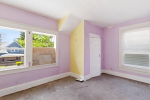 Property_Expressions_913_Lasalle (26) furniture removed.jpeg