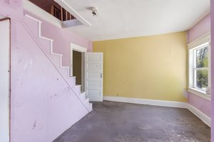 Property_Expressions_913_Lasalle (27) furniture removed.jpeg