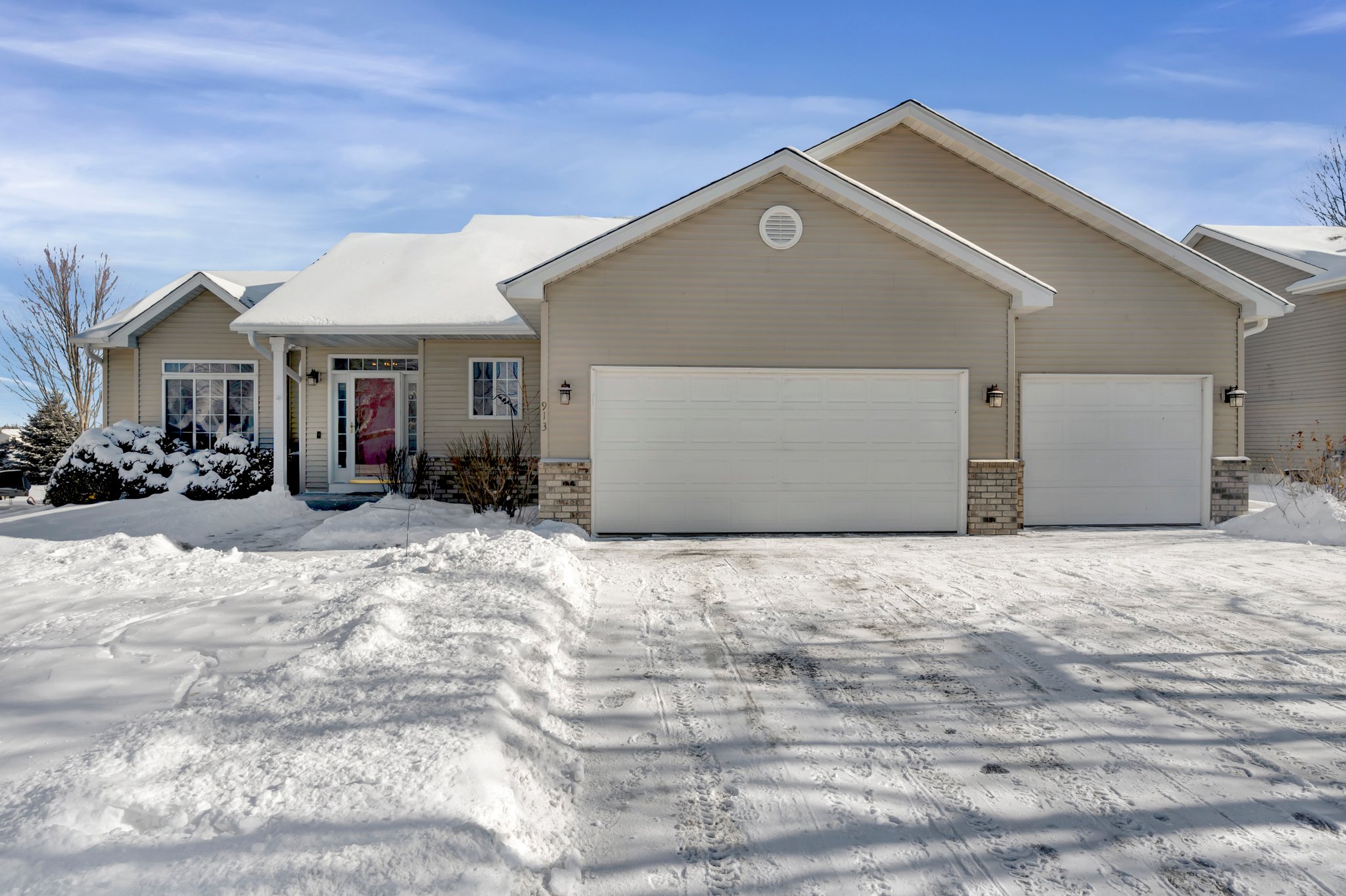 913 S Elm St, Belle Plaine, MN 56011, USA Photo 1