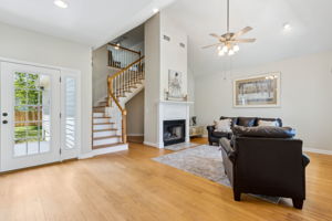 Living Room/Foyer