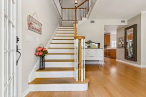 Foyer/Staircase