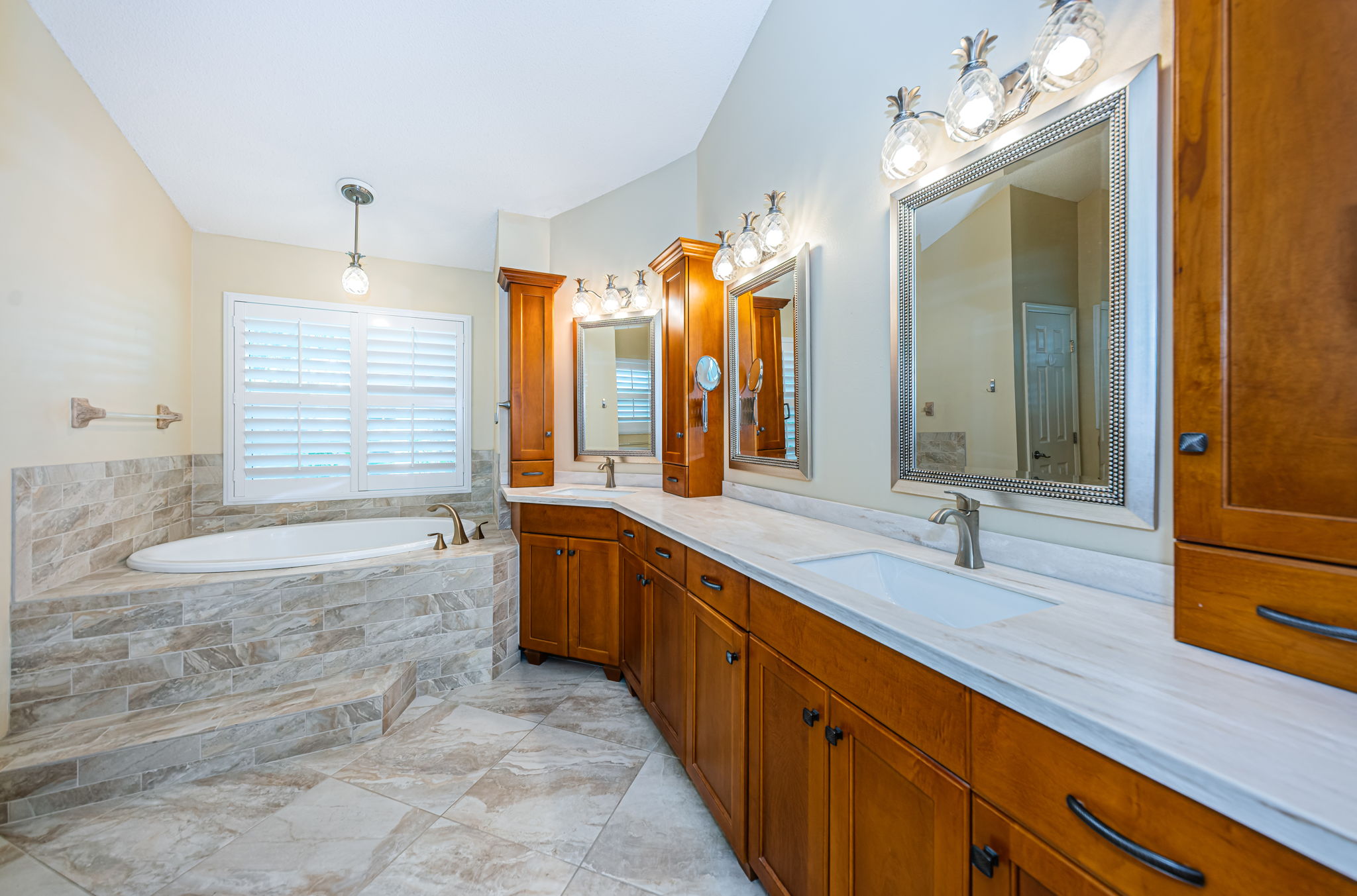 Master Bathroom1a