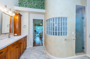 Master Bathroom1c