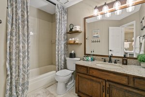 Upper Hallway Bathroom