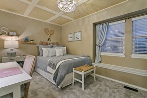 Upper Bedroom4