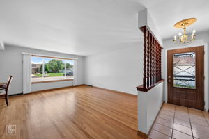 9132 Meade Ave, Oak Lawn, IL 60453_002