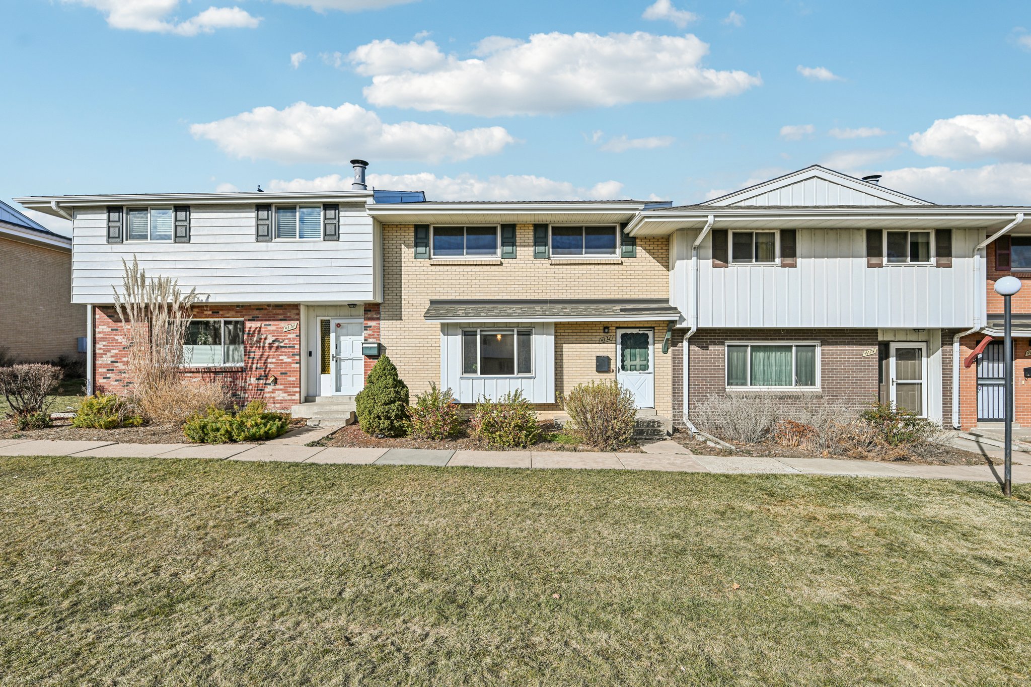 E Nassau Ave-S1112-002.jpg