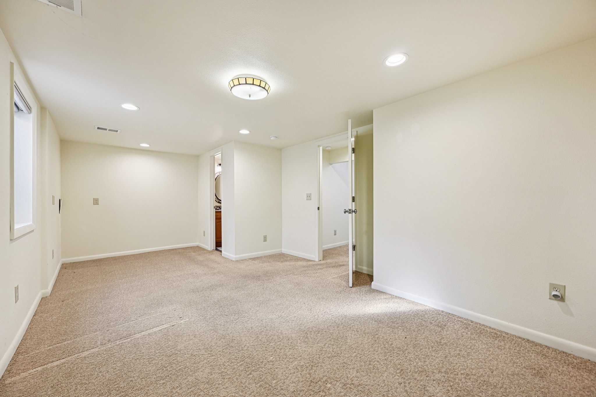 E Nassau Ave-S1112-025.jpg