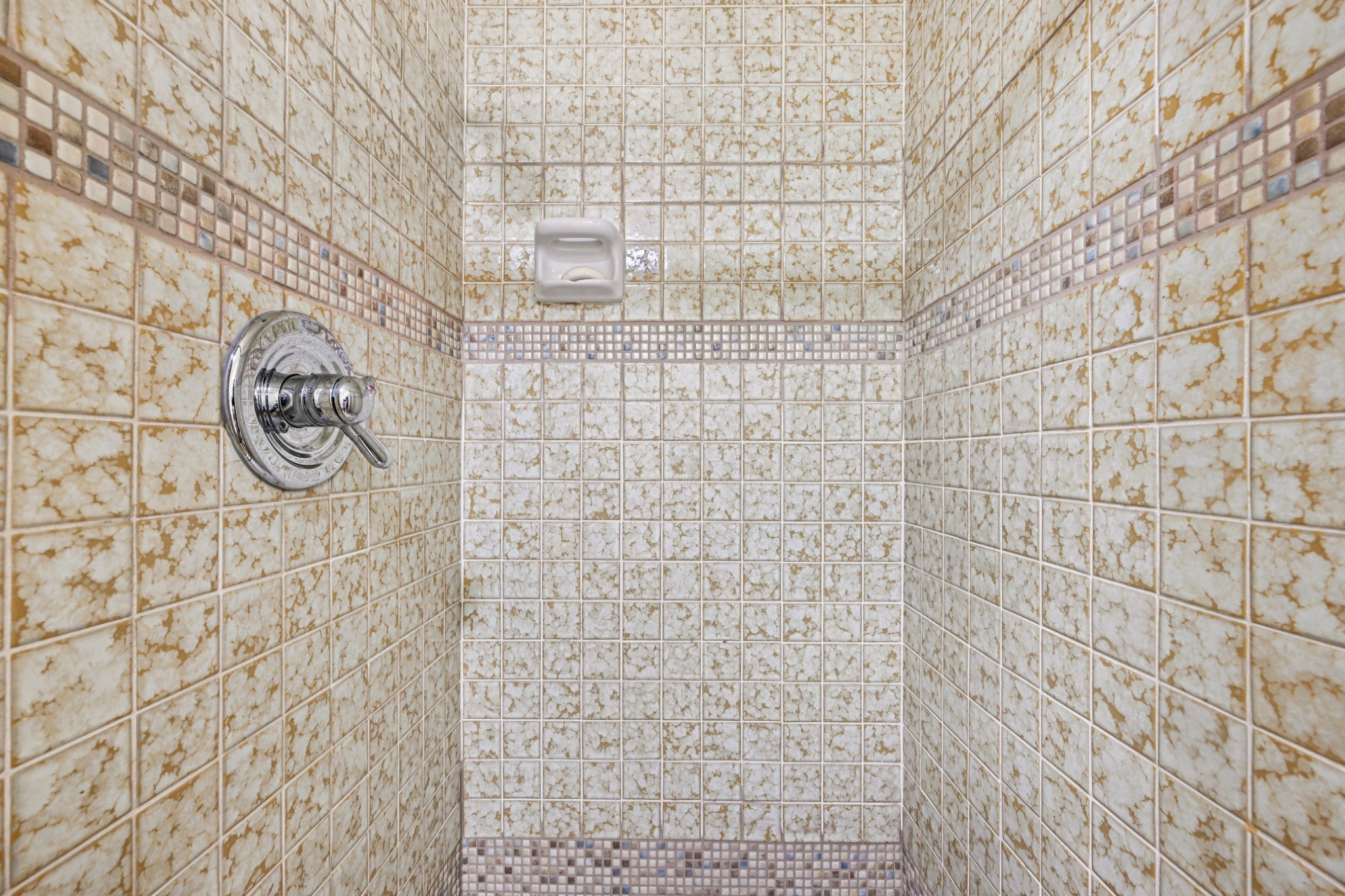 E Nassau Ave-S1112-028.jpg