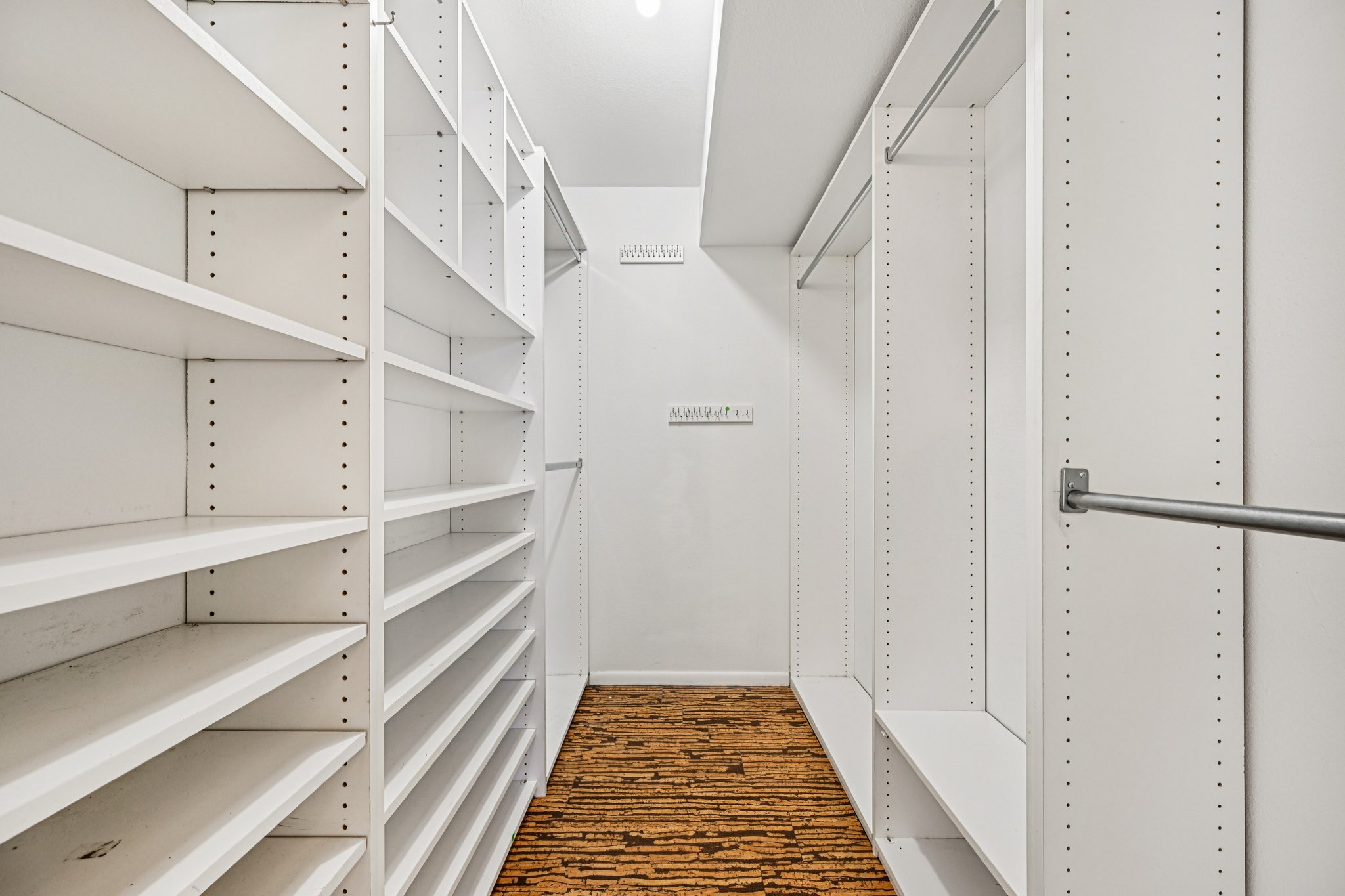 E Nassau Ave-S1112-037.jpg