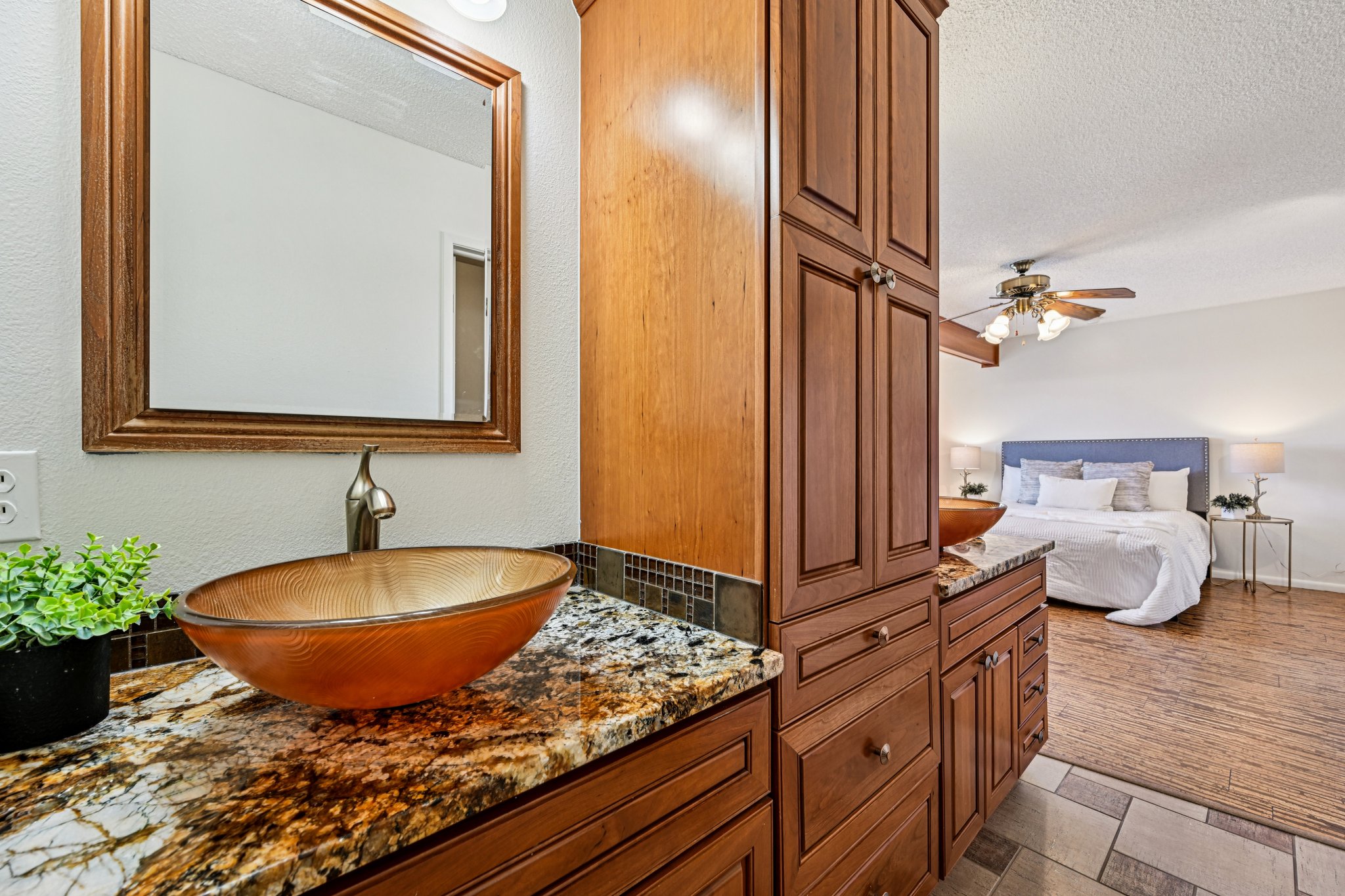 E Nassau Ave-S1112-038.jpg