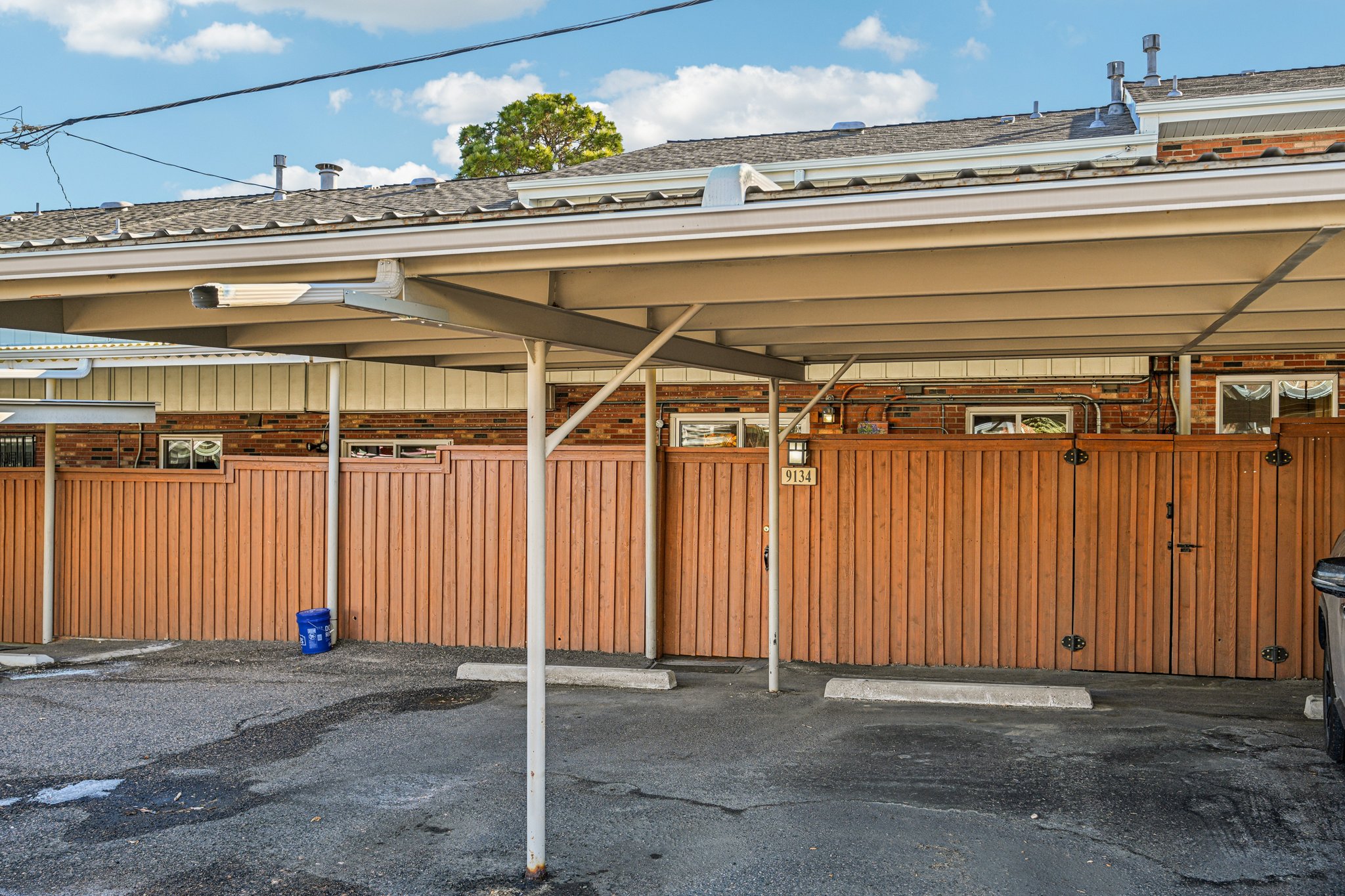 E Nassau Ave-S1112-050.jpg