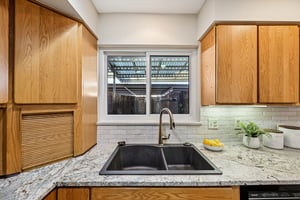 E Nassau Ave-S1112-021.jpg