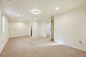 E Nassau Ave-S1112-025.jpg