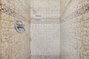 E Nassau Ave-S1112-028.jpg