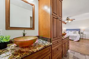 E Nassau Ave-S1112-038.jpg