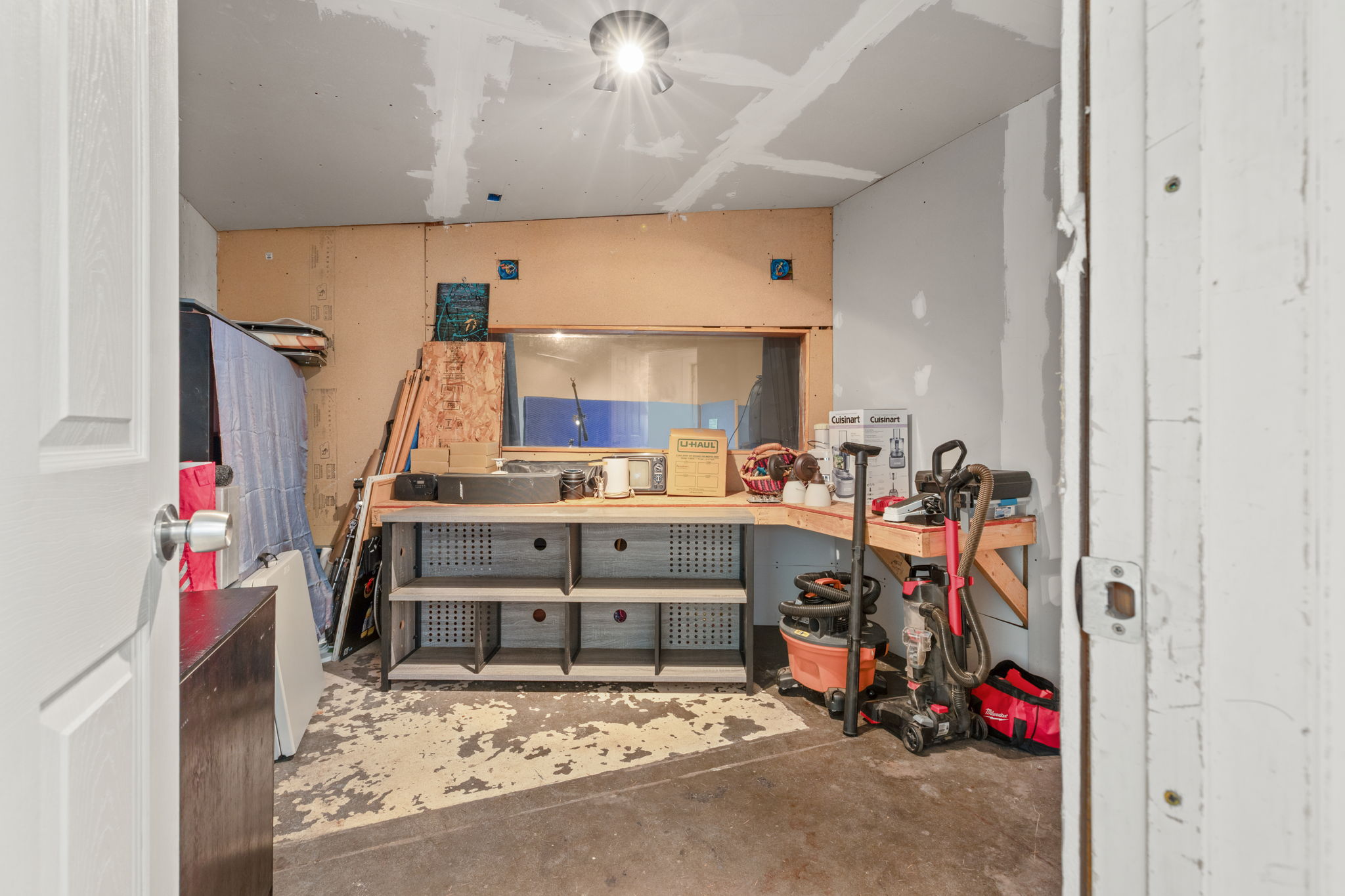 Photo 32