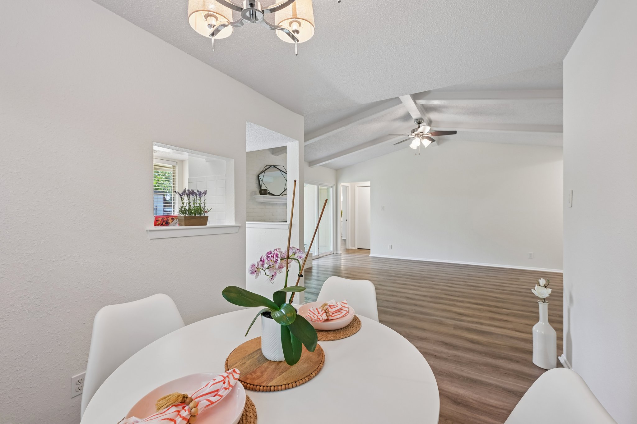 Hillside Oaks Dr-S3005-013.jpg
