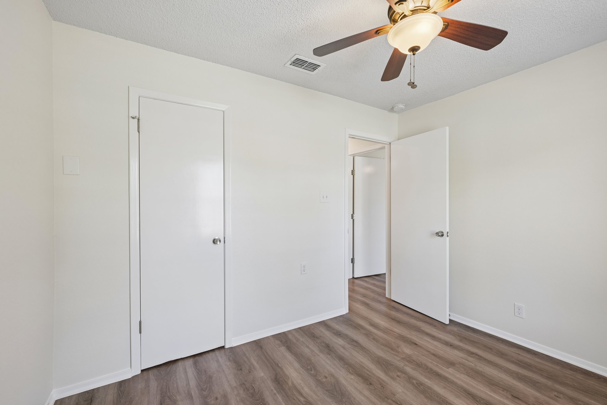 Hillside Oaks Dr-S3005-019.jpg
