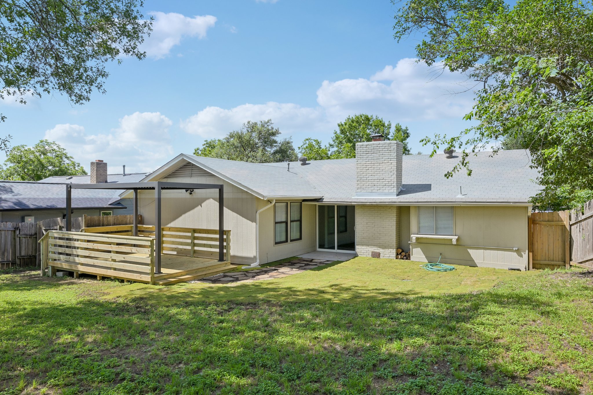 Hillside Oaks Dr-S3005-033.jpg