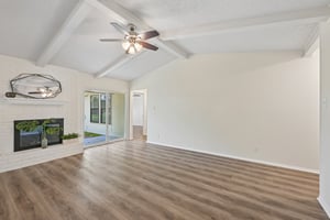 Hillside Oaks Dr-S3005-010.jpg