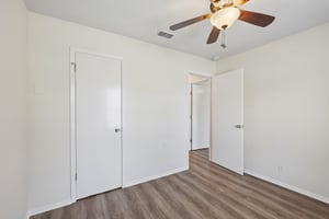 Hillside Oaks Dr-S3005-019.jpg