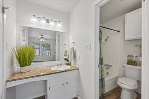 Hillside Oaks Dr-S3005-026.jpg