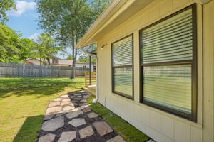 Hillside Oaks Dr-S3005-036.jpg