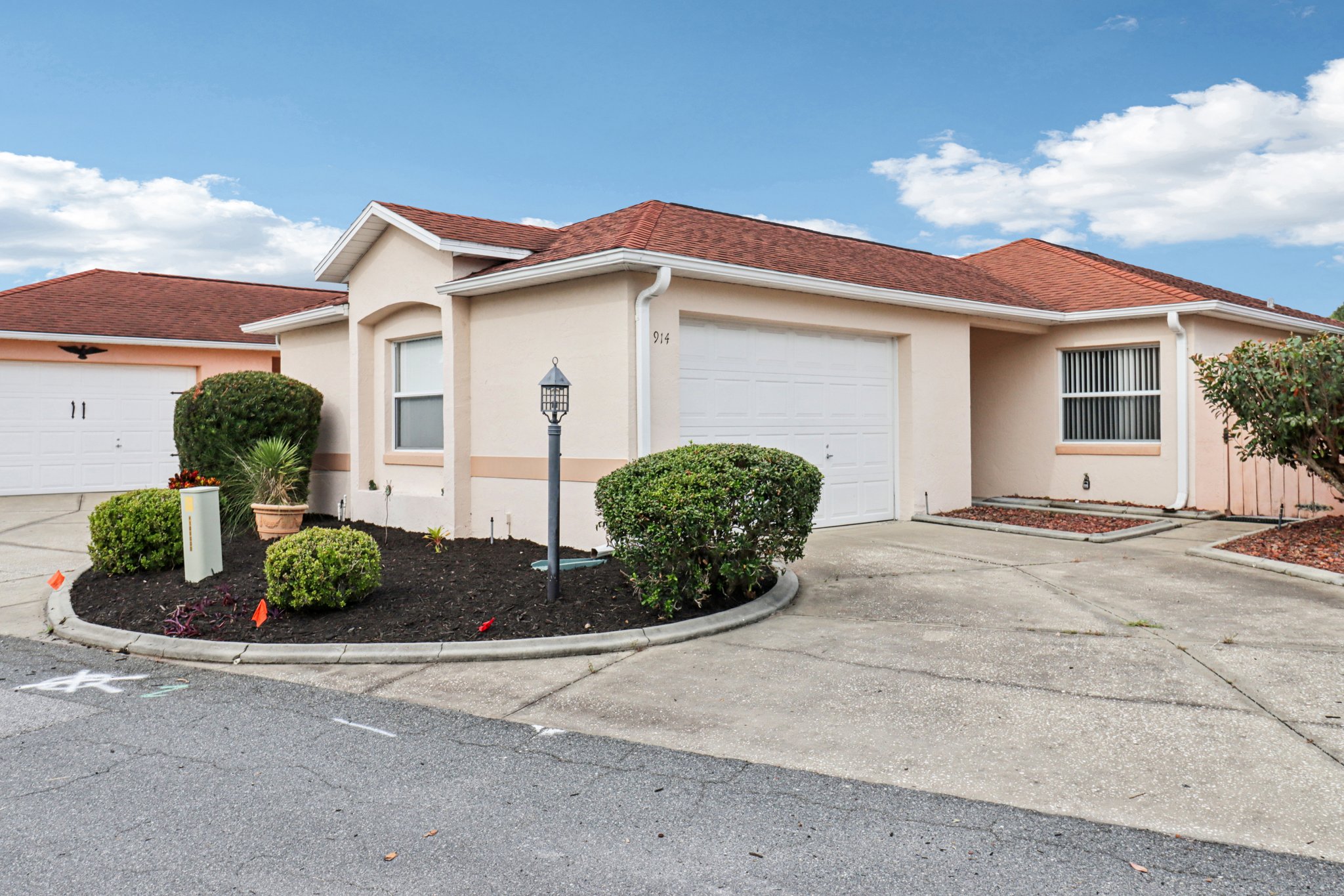 Mendoza Blvd-S1809-003.jpg