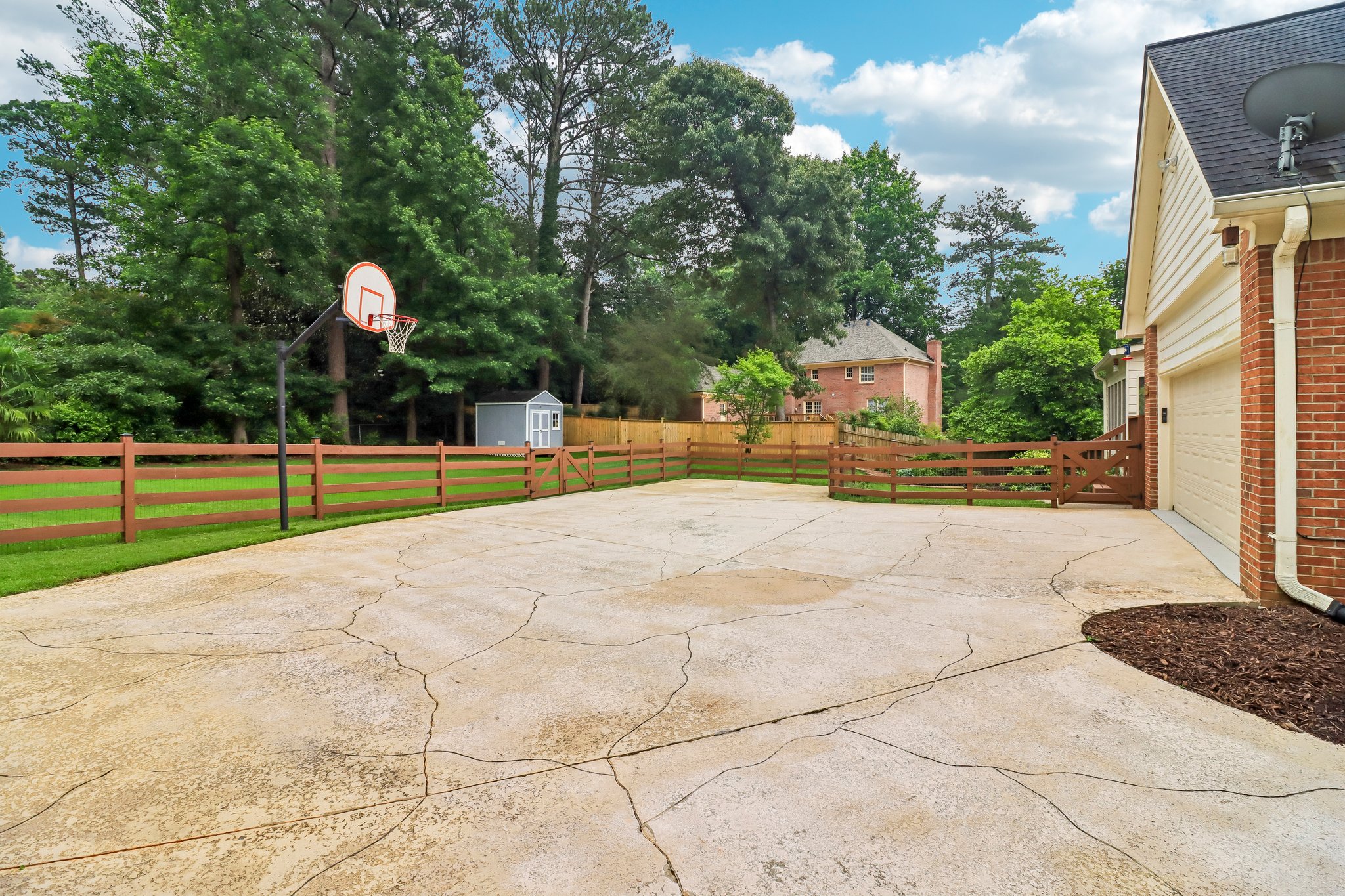 Newcastle Dr-S1006-079.jpg
