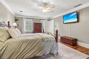 Newcastle Dr-S1006-038.jpg