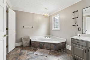 Newcastle Dr-S1006-040.jpg