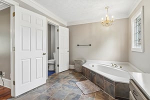 Newcastle Dr-S1006-041.jpg