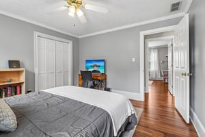 Newcastle Dr-S1006-049.jpg