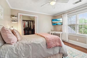 Newcastle Dr-S1006-053.jpg