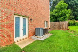 Newcastle Dr-S1006-074.jpg