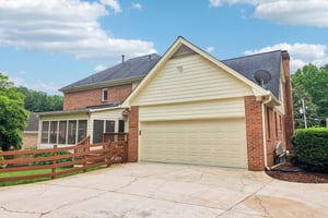 Newcastle Dr-S1006-075.jpg
