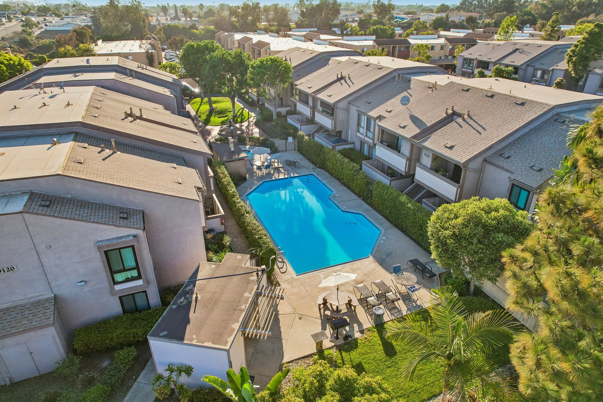 Gramercy Dr 198-0807-904.jpg