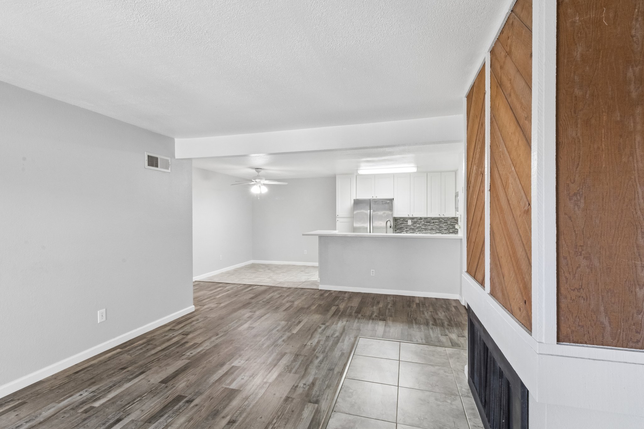 Gramercy Dr 198-S0807-002.jpg
