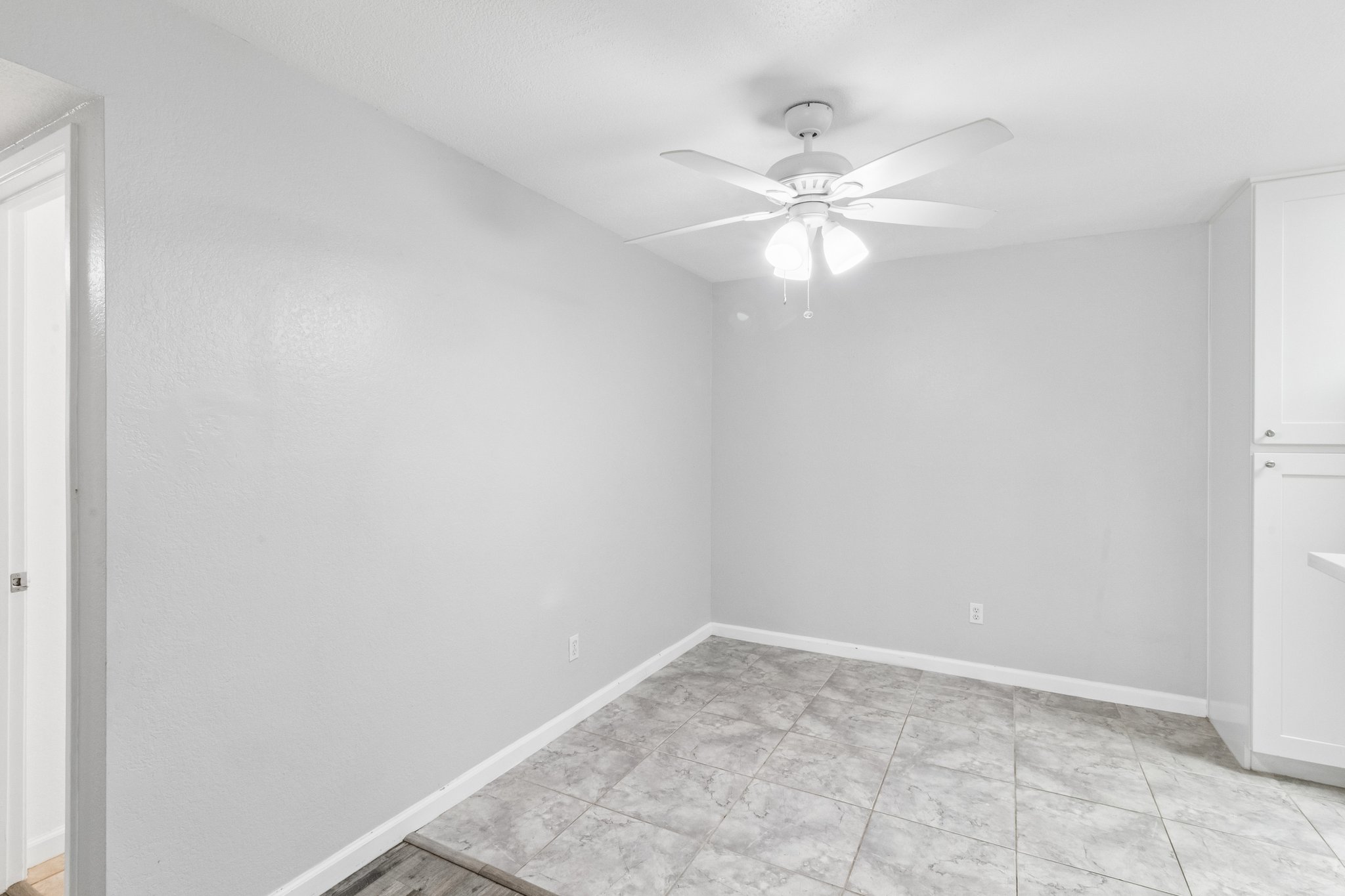 Gramercy Dr 198-S0807-006.jpg