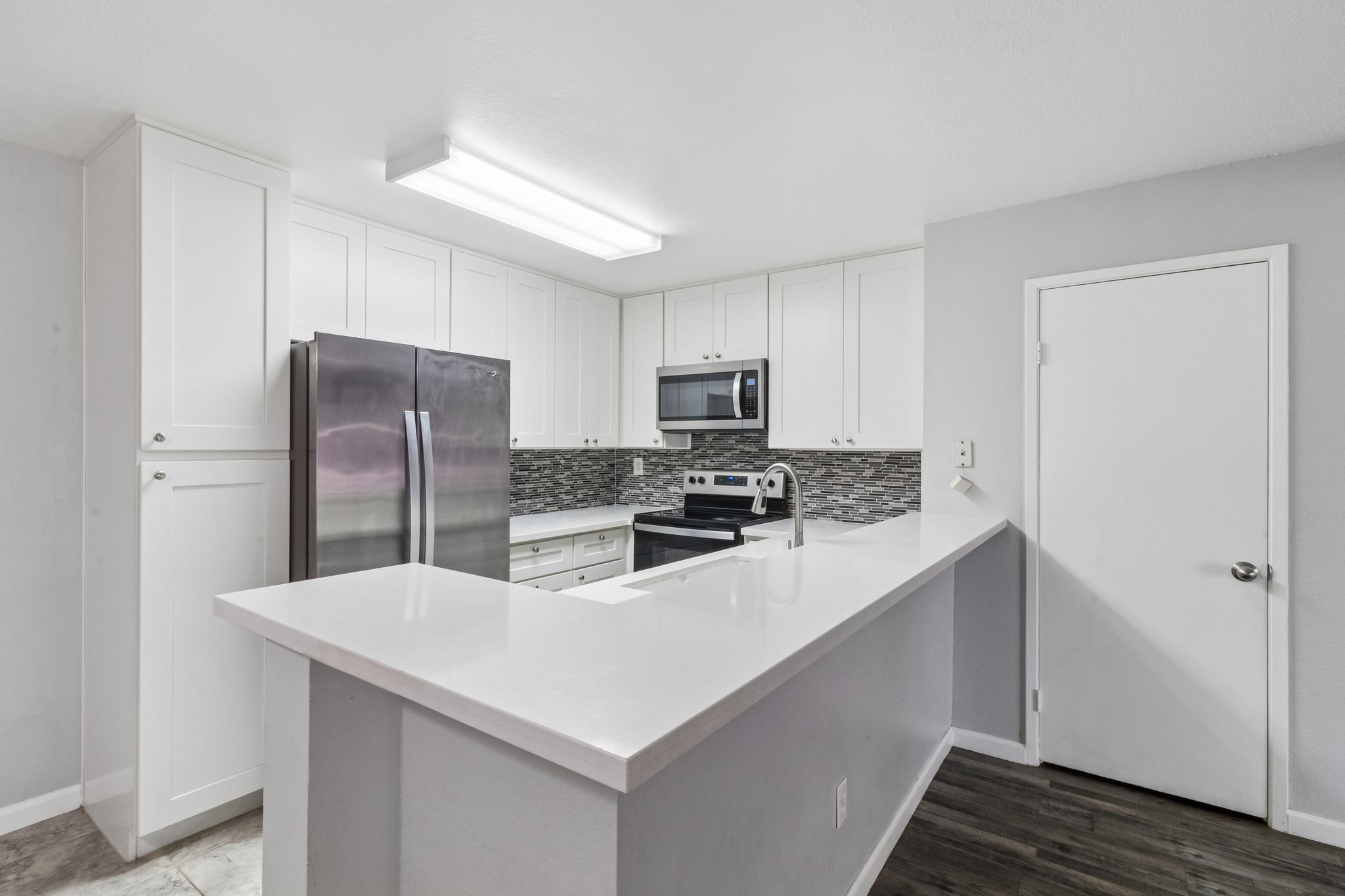 Gramercy Dr 198-S0807-008.jpg