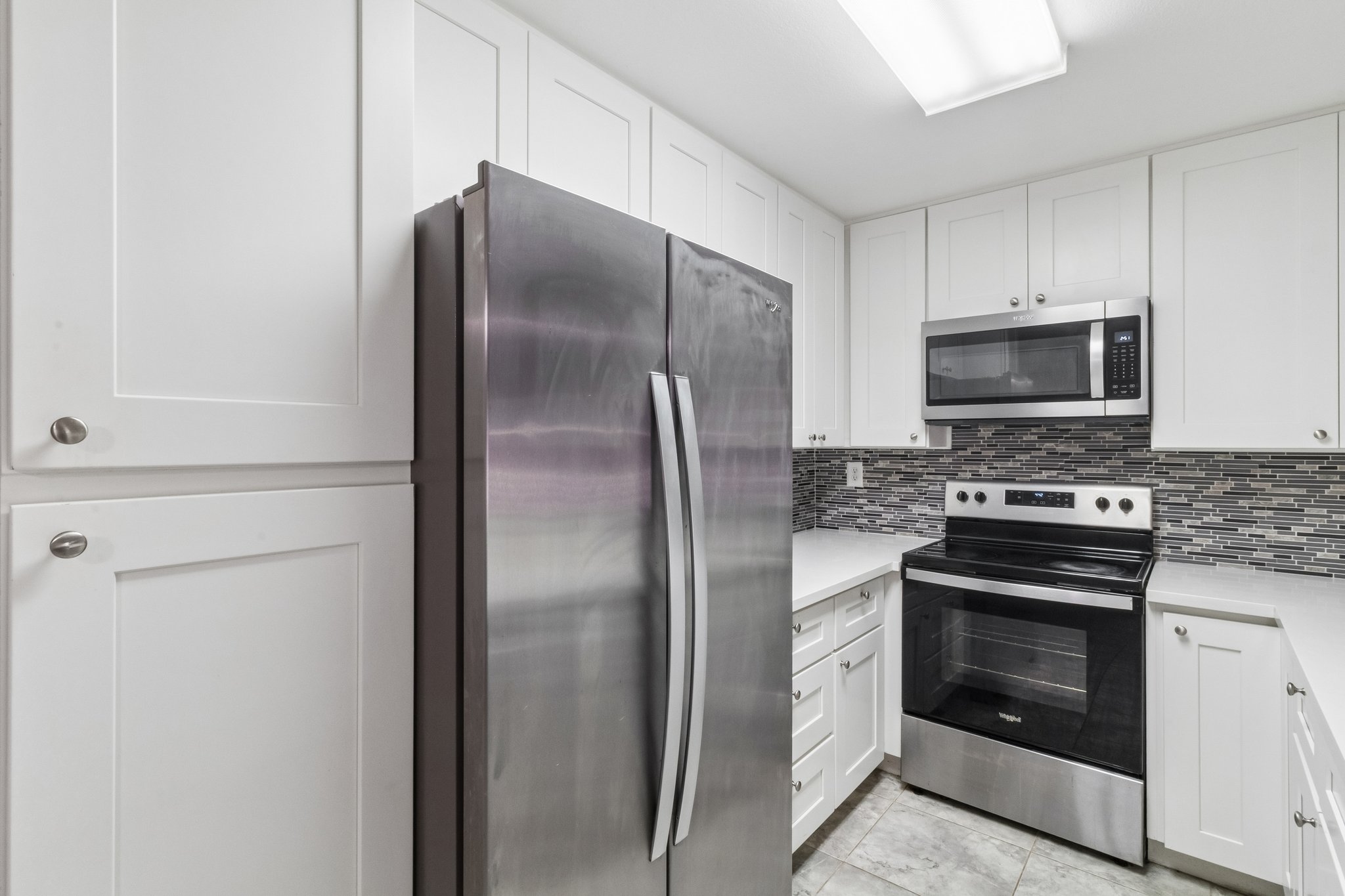Gramercy Dr 198-S0807-011.jpg