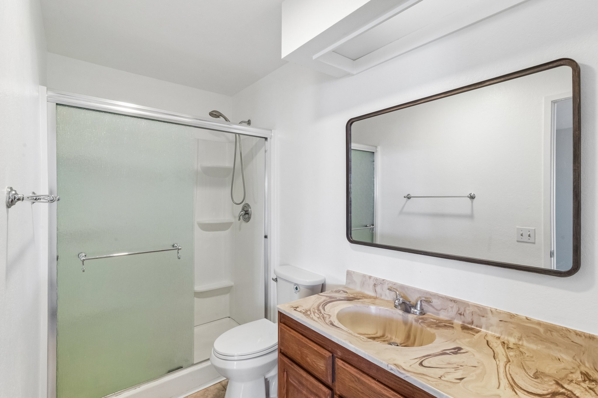 Gramercy Dr 198-S0807-015.jpg