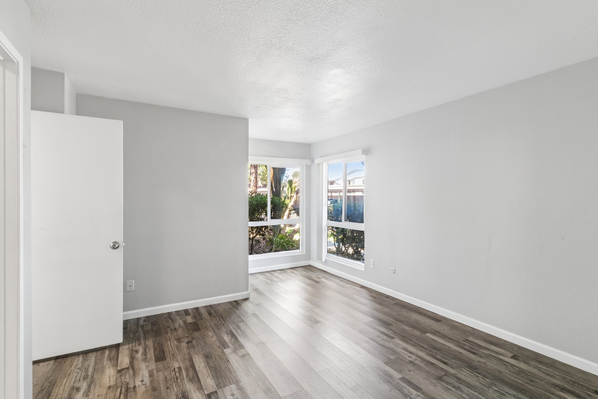 Gramercy Dr 198-S0807-016.jpg
