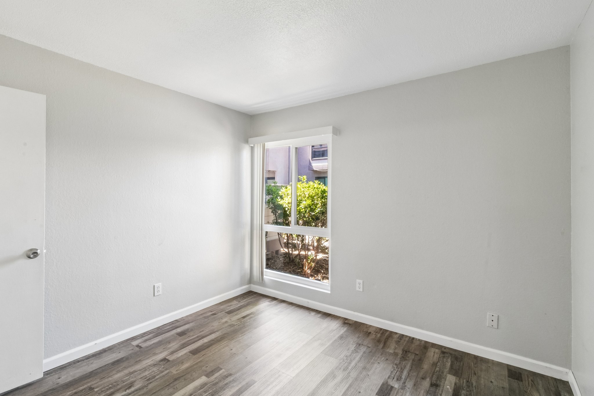 Gramercy Dr 198-S0807-021.jpg