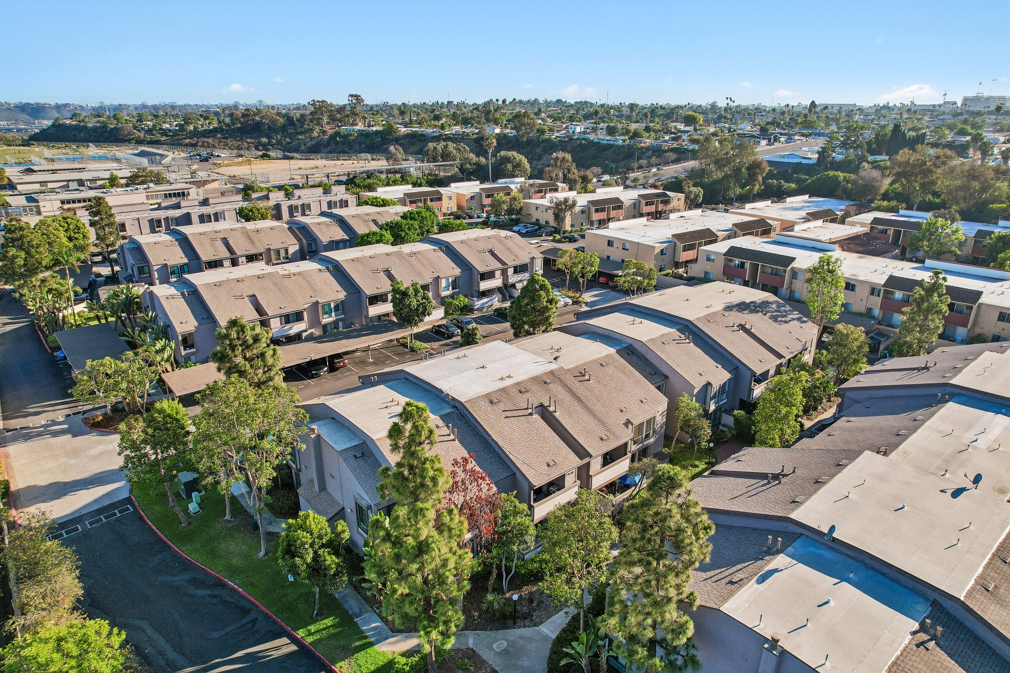 Gramercy Dr 198-S0807-028.jpg